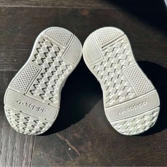 Adidas Swift Run size 5.5 - Picture 6 of 13